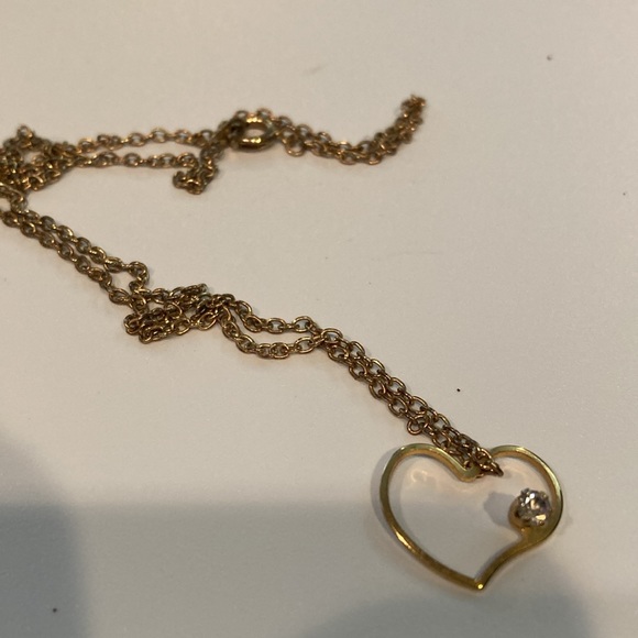 Vintage gold tone heart necklace with rhinestone - Picture 2 of 4